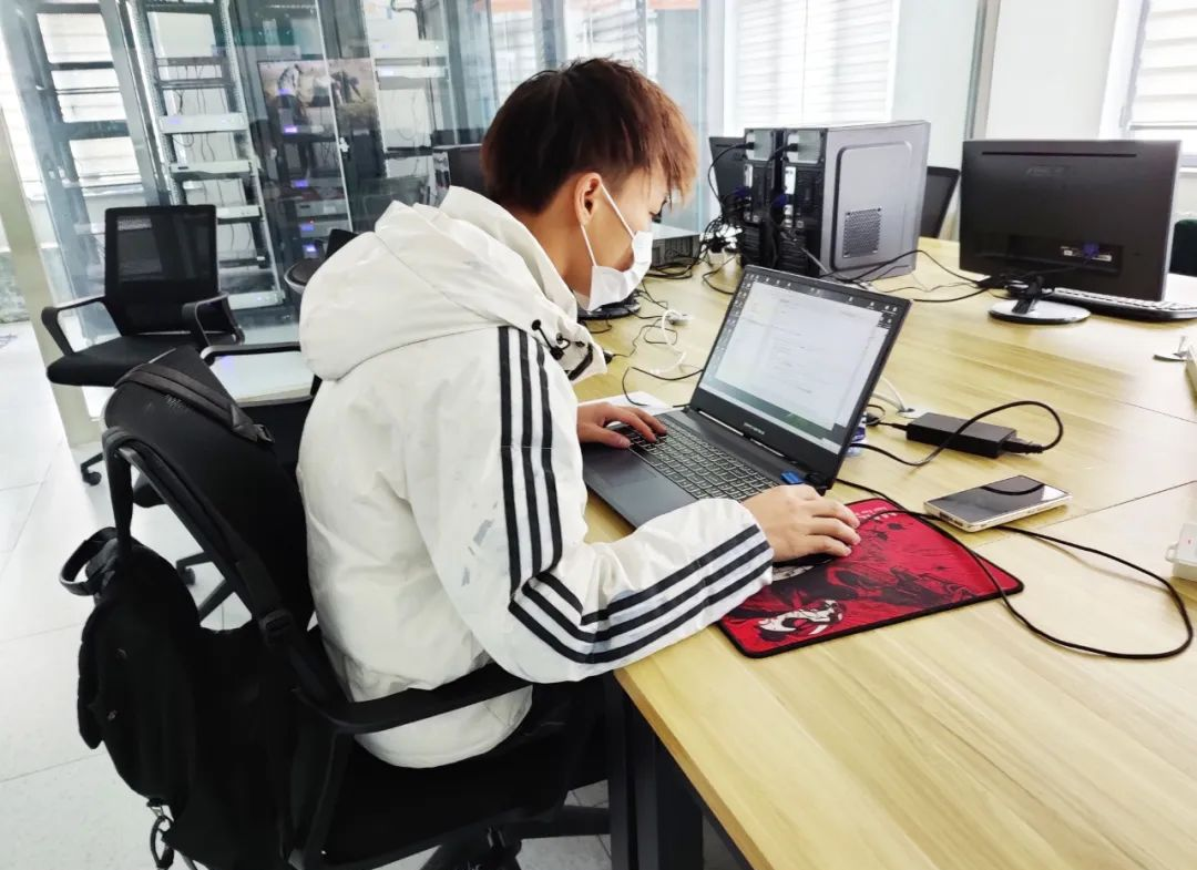 服务客户，乐虎lehu人是认真的!